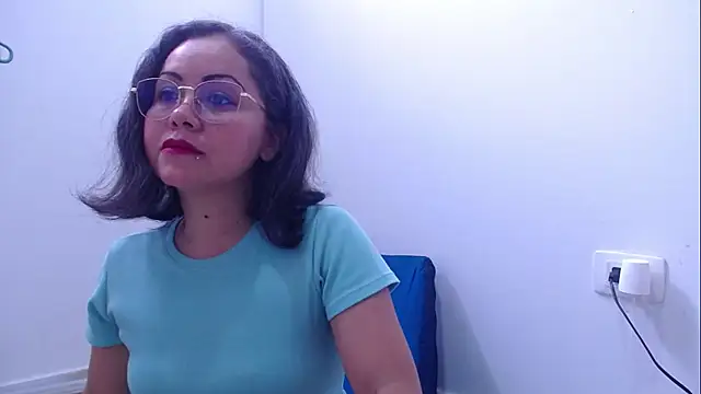 Snapshot of playfullpaulina chatting on February 4, 2026, 8:48 pm playfullpaulina online show from February 4, 2026, 8:48 pm