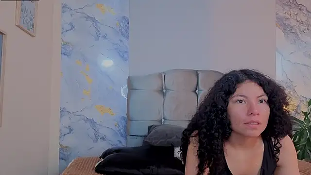 Zoe-yanin online show from March 30, 2026, 6:42 pm