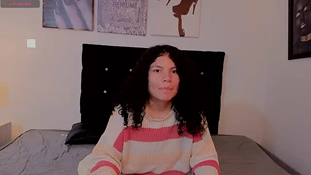 Zoe-yanin online show from March 25, 2026, 7:13 pm