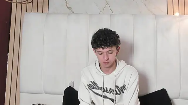 Snapshot of David_Roy_ chatting on February 21, 2026, 12:40 pm David Roy online show from February 21, 2026, 12:40 pm