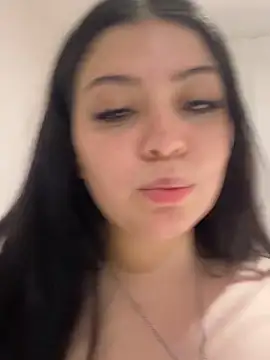 lolaaculaa online show from April 2, 2026, 4:19 am