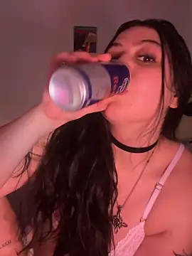 lolaaculaa online show from March 28, 2026, 4:57 am