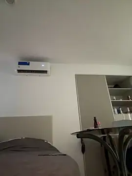 Snapshot of lolaaculaa chatting on February 4, 2026, 3:29 pm lolaaculaa online show from February 4, 2026, 3:29 pm