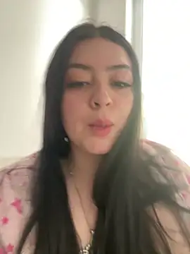 lolaaculaa online show from April 27, 2026, 1:09 pm