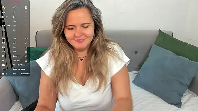 Snapshot of LilyBel chatting on June 30, 2026, 1:05 am LilyBel online show from June 30, 2026, 1:05 am