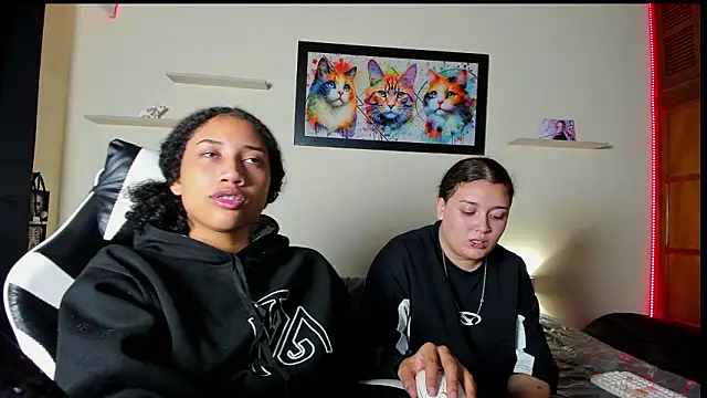 Snapshot of meredit_cris23 chatting on February 15, 2026, 12:48 pm meredit cris23 online show from February 15, 2026, 12:48 pm