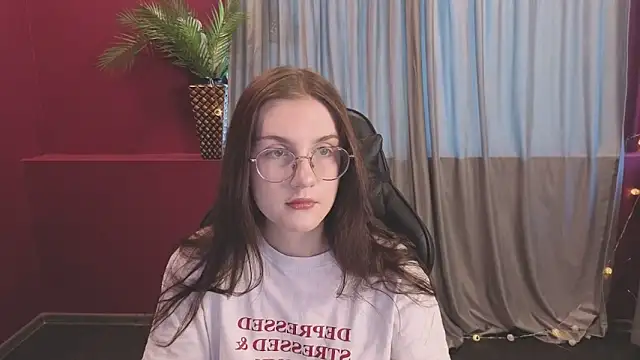 Snapshot of VixenLight chatting on February 17, 2026, 1:47 am VixenLight online show from February 17, 2026, 1:47 am