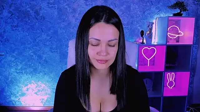 karolina robinson online show from March 3, 2026, 12:01 pm