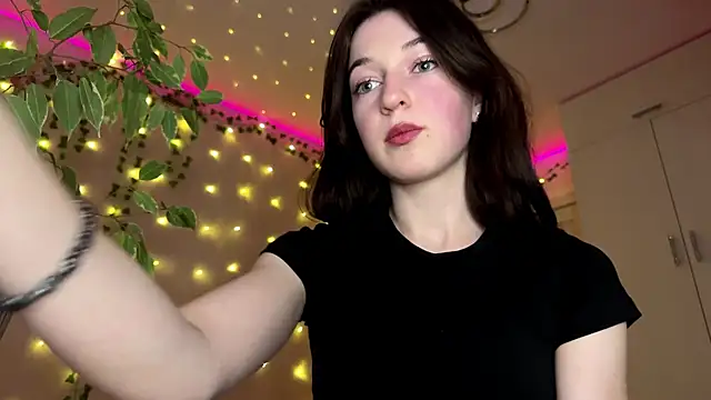 Snapshot of DianneBarke chatting on February 15, 2026, 3:22 pm DianneBarke online show from February 15, 2026, 3:22 pm