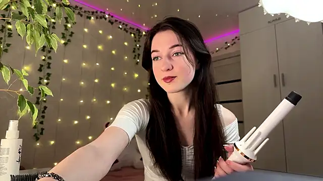 Snapshot of DianneBarke chatting on February 19, 2026, 3:09 pm DianneBarke online show from February 19, 2026, 3:09 pm