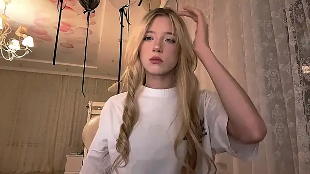 Snapshot of IvyArmbrister chatting on February 27, 2026, 8:30 pm IvyArmbrister online show from February 27, 2026, 8:30 pm