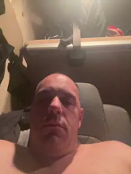 kipsy0 online show from May 19, 2026, 9:33 pm