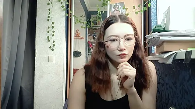 PhoebePalmer online show from April 7, 2026, 10:17 am