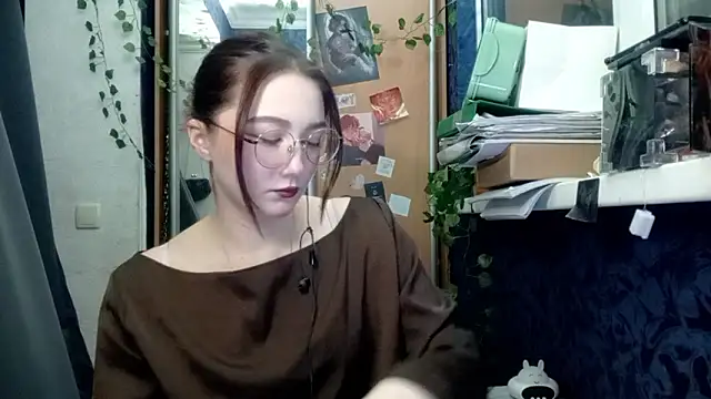 PhoebePalmer online show from March 18, 2026, 8:53 pm