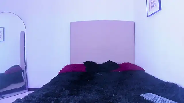 Snapshot of im_tiffany_ chatting on February 19, 2026, 5:04 am im tiffany online show from February 19, 2026, 5:04 am