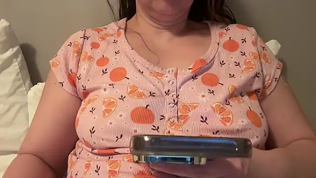 Snapshot of ShyFlameLive chatting on February 1, 2026, 12:20 am ShyFlameLive online show from February 1, 2026, 12:20 am