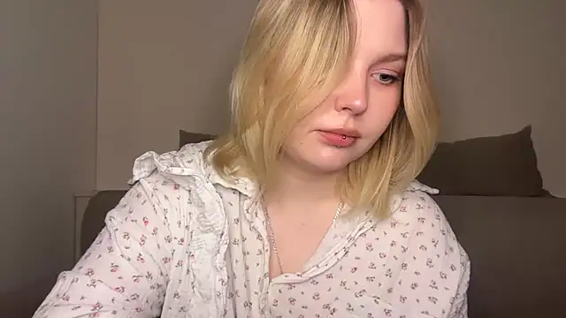 Ophelia Ritz online show from March 31, 2026, 10:01 pm