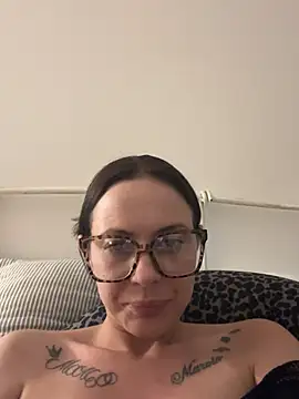 SophieSchmidt online show from April 9, 2026, 6:36 pm