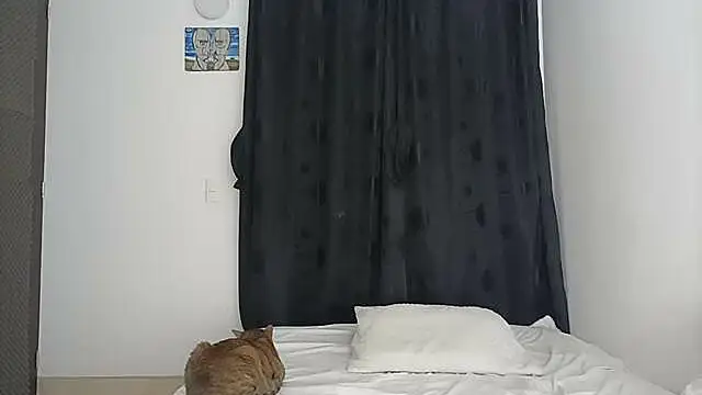 sensualstryp online show from March 16, 2026, 1:24 am