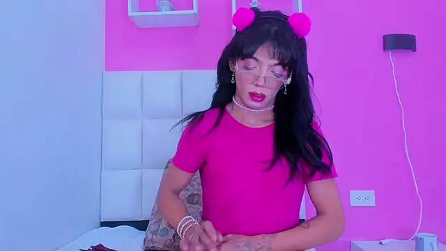 Baby doll XOXO online show from February 12, 2026, 8:41 pm