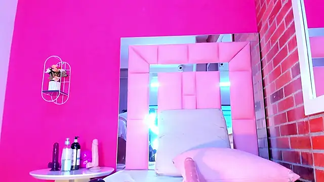 Baby doll XOXO online show from February 5, 2026, 1:51 pm