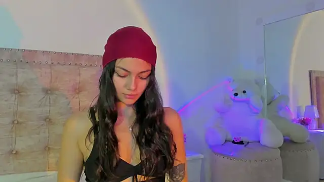 Jennifer Lee  online show from February 19, 2026, 9:12 pm