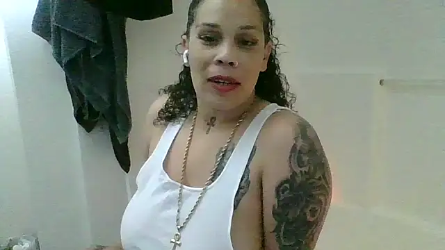 harleycakess online show from March 12, 2026, 9:52 pm