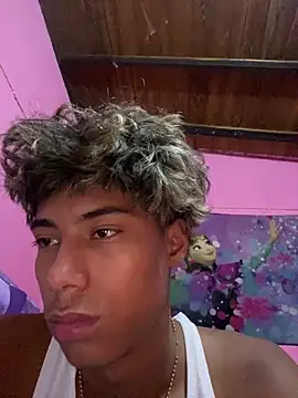 Snapshot of Adan21_cm chatting on February 5, 2026, 5:47 am Adan21 cm online show from February 5, 2026, 5:47 am