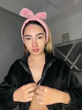 KimCollinss online show from February 6, 2026, 3:57 am