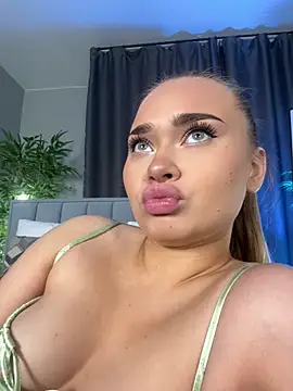 MonicaWestt online show from February 2, 2026, 8:13 am