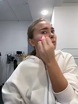 MonicaWestt online show from March 31, 2026, 6:15 am