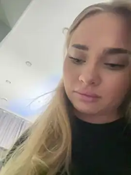 MonicaWestt online show from February 8, 2026, 7:39 am