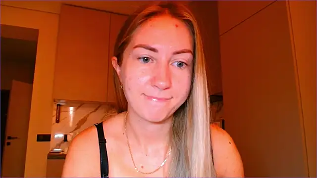 BluueSilk online show from November 19, 2025, 6:02 am