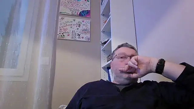 doudou310 online show from February 20, 2026, 6:26 am