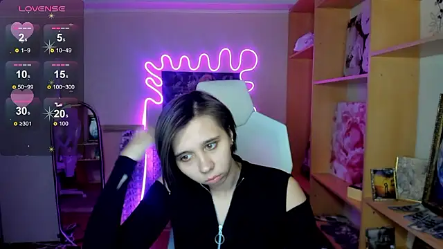 Snapshot of Scarlet_Sirenn chatting on February 5, 2026, 10:22 am Scarlet Sirenn online show from February 5, 2026, 10:22 am