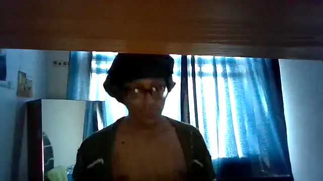Snapshot of vexahleah chatting on July 19, 2026, 3:20 pm vexahleah online show from July 19, 2026, 3:20 pm
