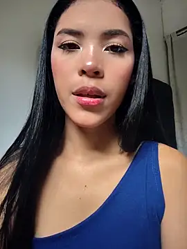 Luucia 09 online show from February 5, 2026, 7:43 pm