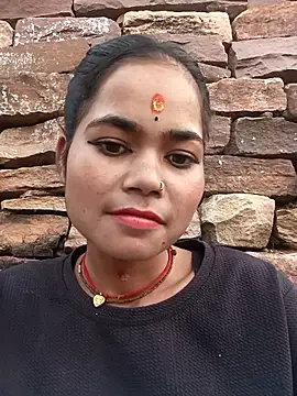 Snapshot of Sunali_Bendre chatting on April 14, 2026, 12:37 am Sunali Bendre online show from April 14, 2026, 12:37 am