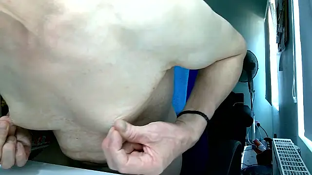 Snapshot of Slave_Nicky chatting on May 28, 2026, 11:05 am Slave Nicky online show from May 28, 2026, 11:05 am