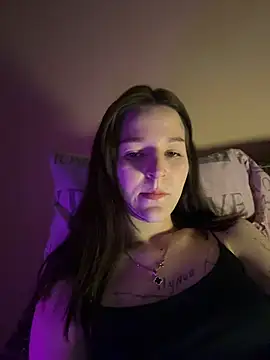 OliaLav online show from February 17, 2026, 6:38 pm