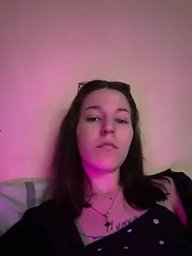 OliaLav online show from April 24, 2026, 8:27 am