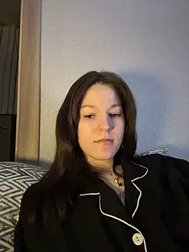 OliaLav online show from February 6, 2026, 7:21 pm