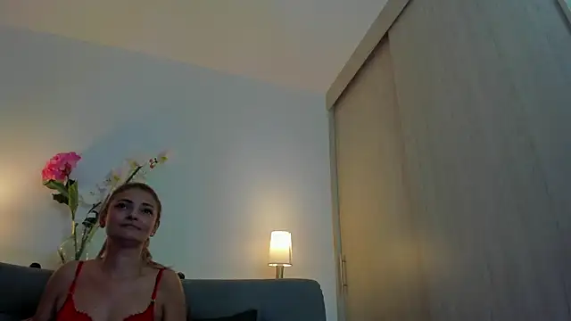 roxana sinsx online show from February 5, 2026, 3:24 am