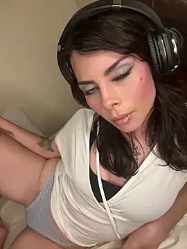 Snapshot of Isalove99 chatting on February 13, 2026, 4:34 am Isalove99 online show from February 13, 2026, 4:34 am