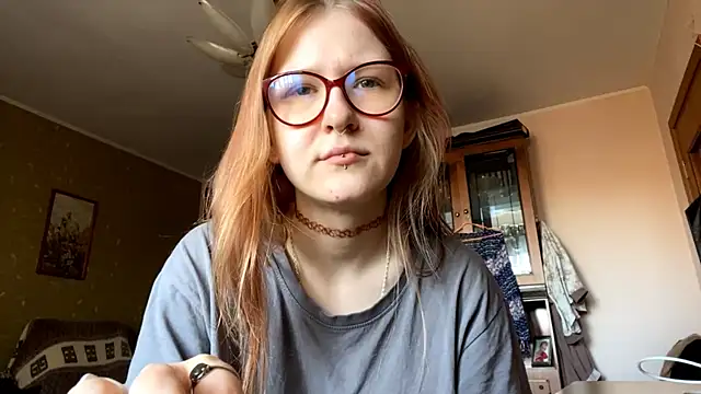 LaureenVielma online show from March 23, 2026, 7:19 am