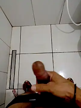 miximilian online show from April 3, 2026, 9:21 pm