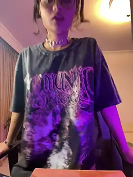 Miamhua-Cat- online show from February 12, 2026, 6:24 am