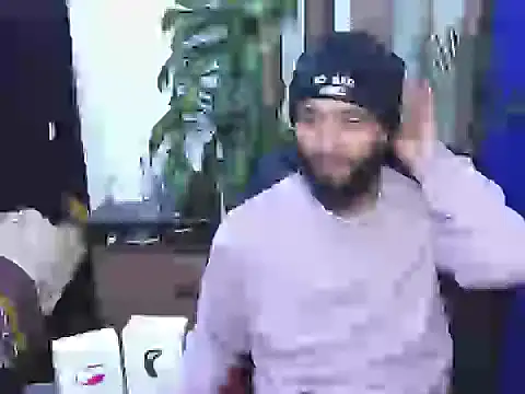  noahdiaz online show from February 21, 2026, 10:56 pm