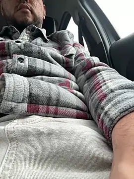 latinocalientehot online show from April 13, 2026, 11:25 am