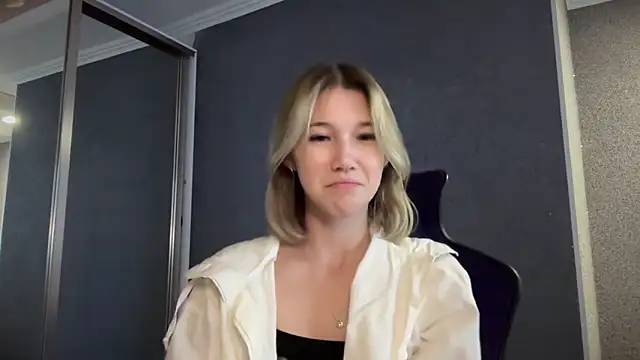 lilXdomiii online show from April 7, 2026, 10:39 am